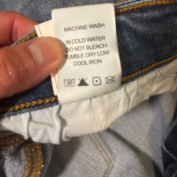 Judy Blue Mid-Rise Cell Phone Pocket Dad Jeans 18W NWT - Picture 13 of 15